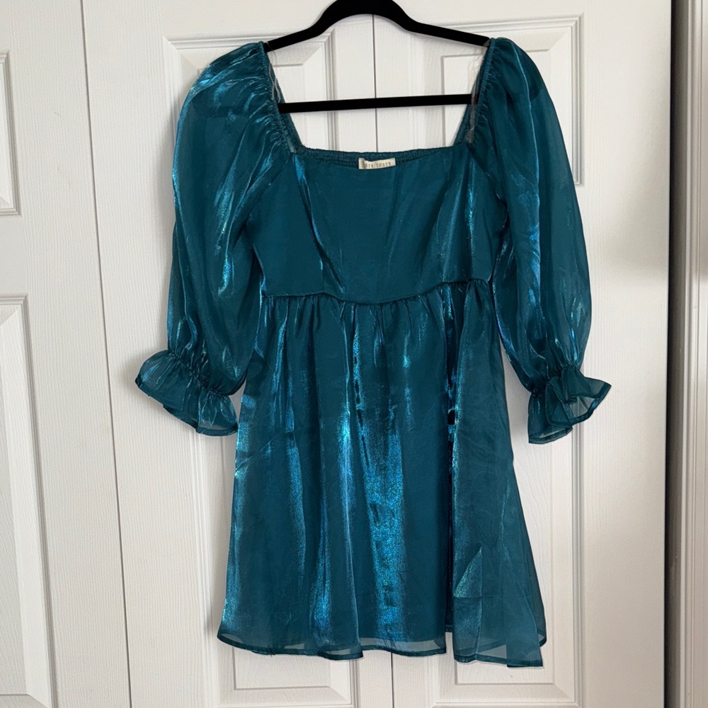 Shimmering Teal Dress with Puff Sleeves